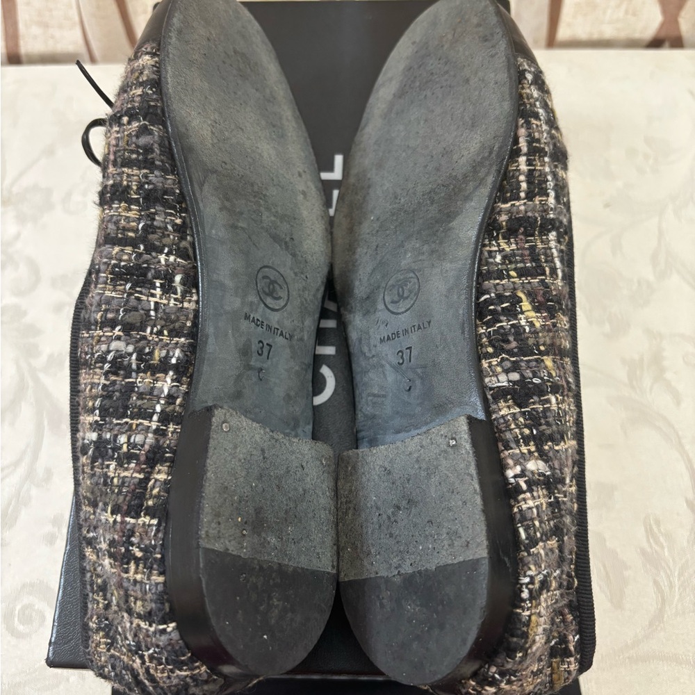 🆕 CHANEL CC Black and Brown Tweed Flats, in Box - Picture 6 of 10